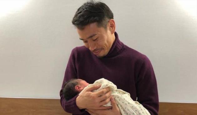 Nagatomo baba oldu!