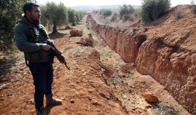 İşte PYD/PKK'lı teröristlerin açtığı o hendekler...