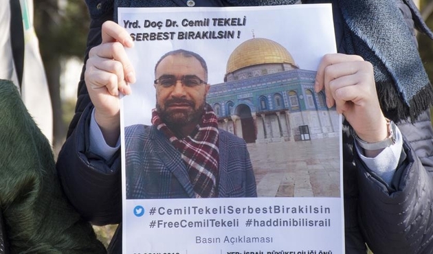 İsrail, Türk akademisyenin gözaltı süresini yeniden uzattı...