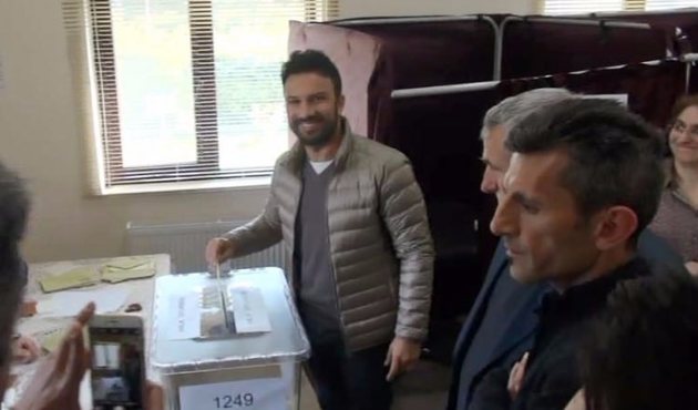 Ünlüler sandık başında...