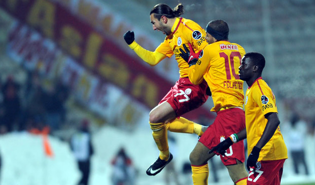 Efsane isim yeniden Galatasaray'da!