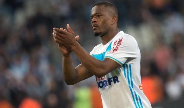 Evra sonunda imzayı attı!