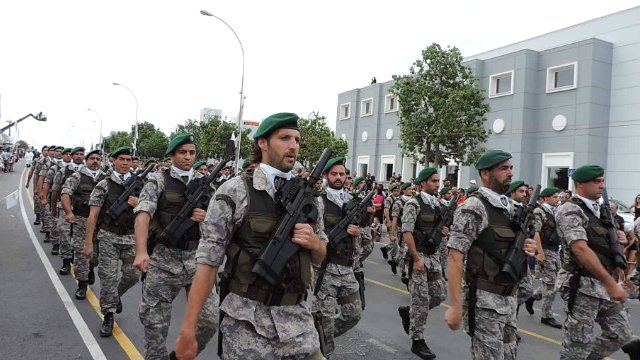 Kıbrıs'ta tehlikeli gelişme! Rum kesimi 3 bin asker alıyor