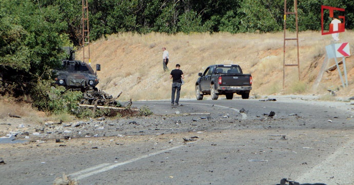 Şırnak'ta bomba yüklü araçla saldırı: Terörist parçalanarak öldü!