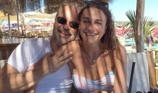 Soyulmuş soğana döndü! Boşanma davası açtı...