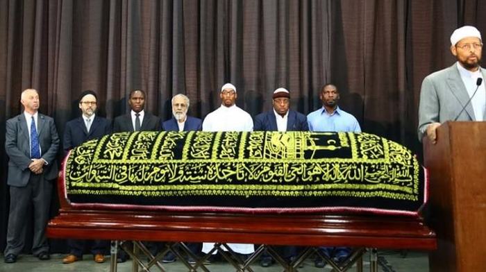 Muhammed Ali'nin cenazesinde rezalet: Tiksiniyorum!