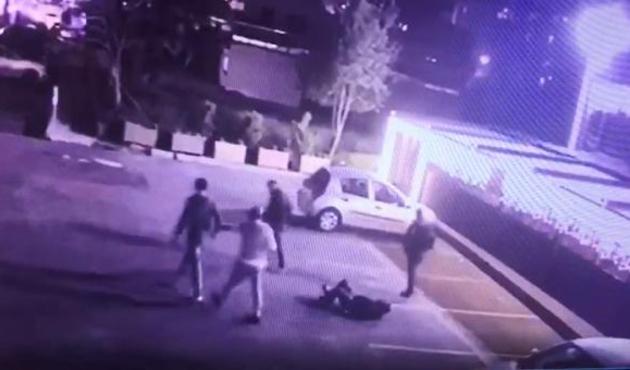 Kafe sahibine çiçek gönderince kurşun yağmuruna tutuldu/VİDEO...