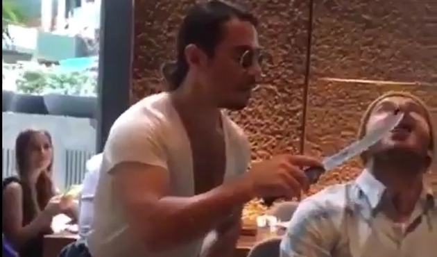 Nusret, efsane futbolcu Beckham'ı mest etti/VİDEO...