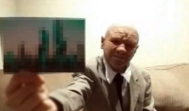 Elinde 2118 yılına ait bir fotoğraf var!
