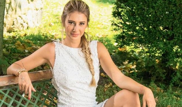 Şeyma Subaşı elleriyle domuz besledi!