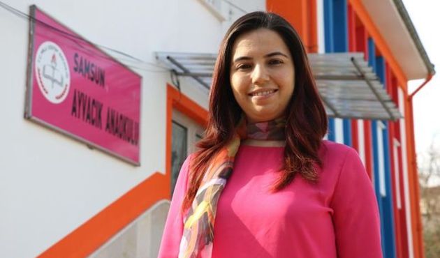 Dünyanın en iyi 10 öğretmeni arasında yer aldı!