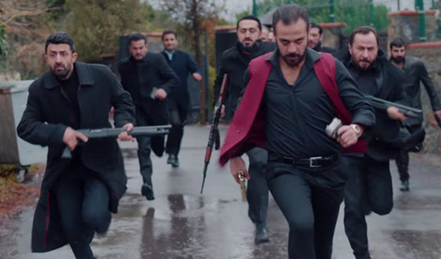 Yakışıklı oyuncu Çukur'un kadrosunda!