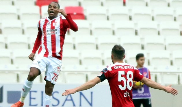 Robinho yıldızlaştı, Sivasspor son saniyede kazandı!