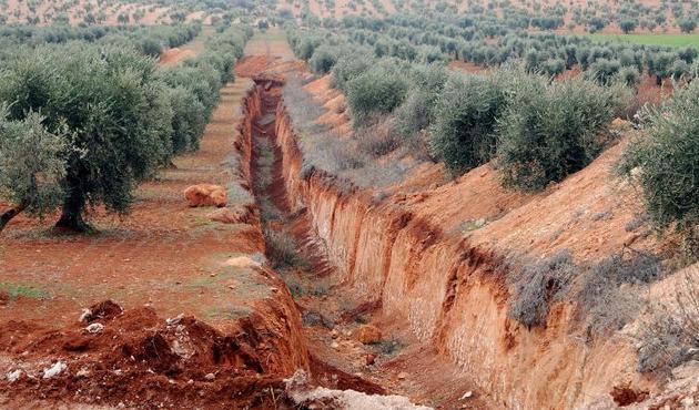 Afrin'de 5 kilometrelik hendek ele geçirildi!