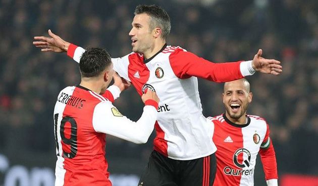 Van Persie Hollanda'da şov yapıyor!