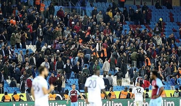 Trabzon'da taraftar çıldırdı!