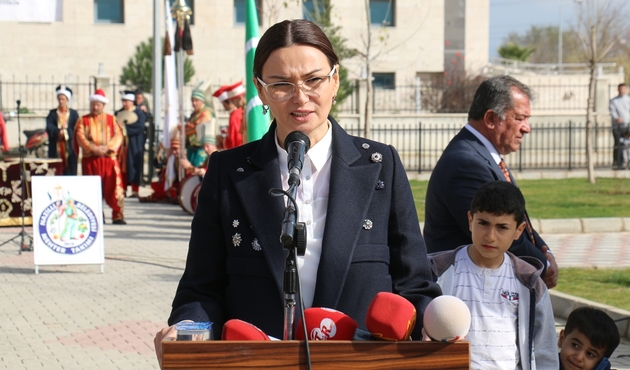 Paşayeva: Türkiye'yi zayıflatmaya sizin gücünüz yetmez...