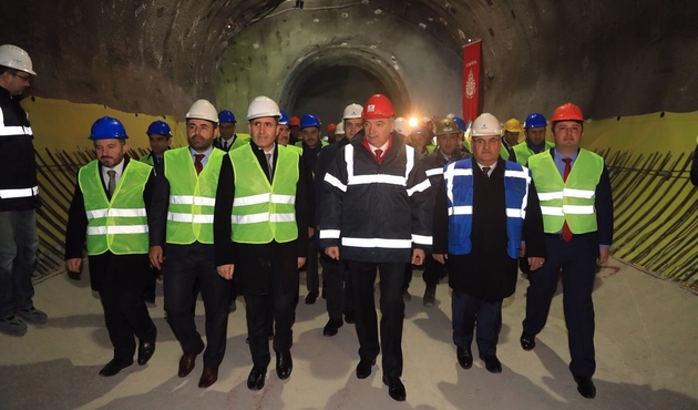 İBB Başkanı Uysal'dan İstanbul'a metro müjdesi!