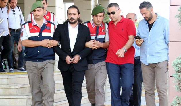 Emrah Serbes'e rekor tazminat!