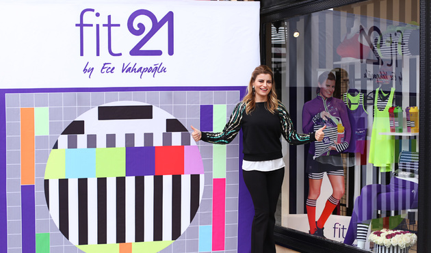 Ece Vahapoğlu ilk fit21 mağazasını açtı!