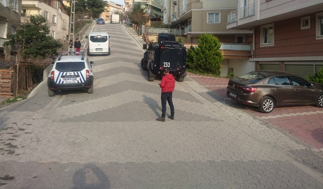 Ataşehir'de bomba paniği! 5 katlı bina boşaltıldı