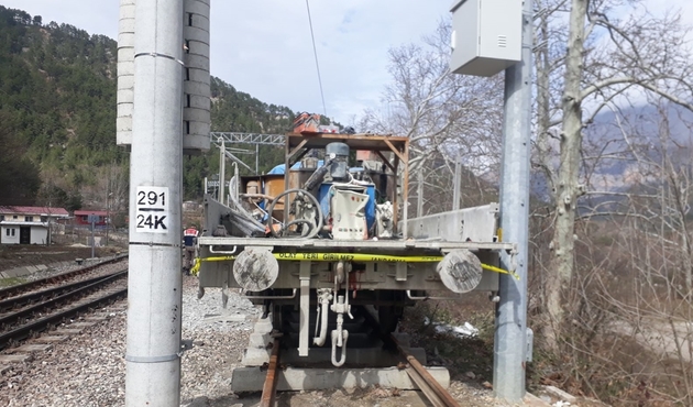 Pozantı'da iskele devrildi: 1 ölü, 2 yaralı...