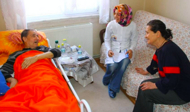 Evde sağlık ve bakım için doktor kapınızda!
