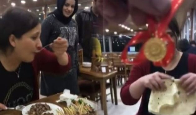 Genç kadın çeyrek altın için 150'sini birden yedi! / VİDEO