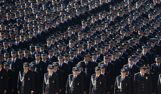 Polislerin çalışma saatleri değişti...