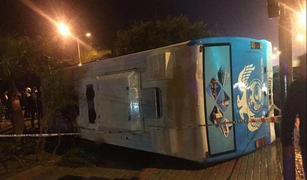 Askerleri taşıyan otobüs kaza yaptı! Çok sayıda yaralı var...