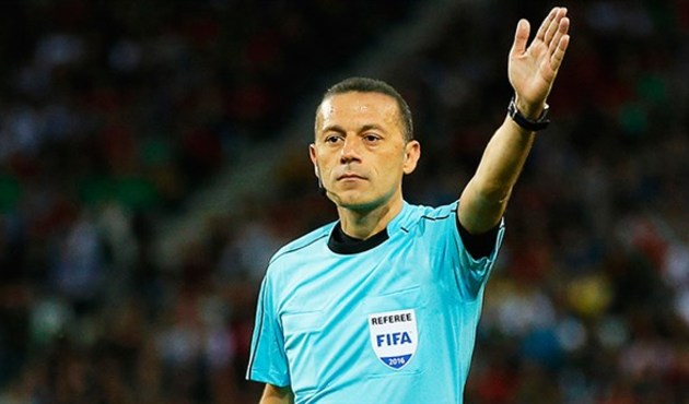 Cüneyt Çakır'ın derbi karnesi!