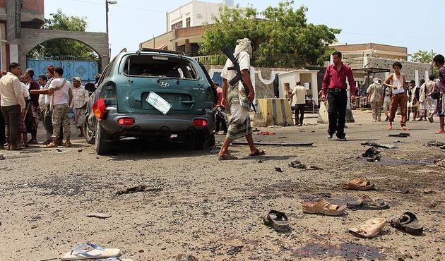 Yemen'de bomba yüklü araçla katliam! Ölü ve yaralılar var...