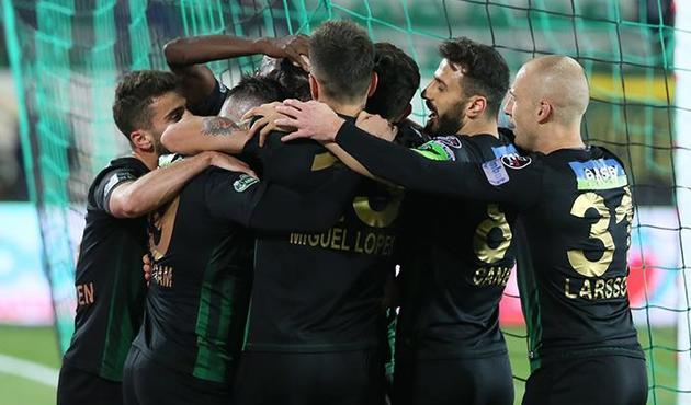 Akhisarspor Konyaspor'a acımadı!