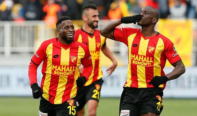 Göztepe Demba Ba ile güzel!