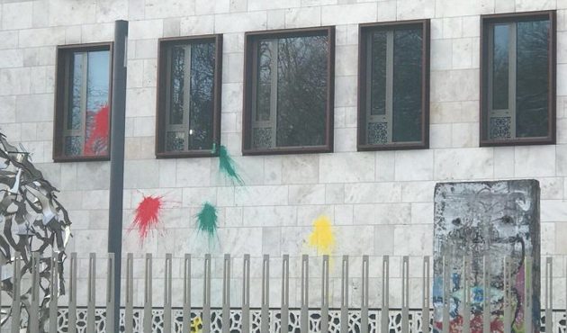 Almanya'daki Türk Büyükelçiliği'ne saldırı