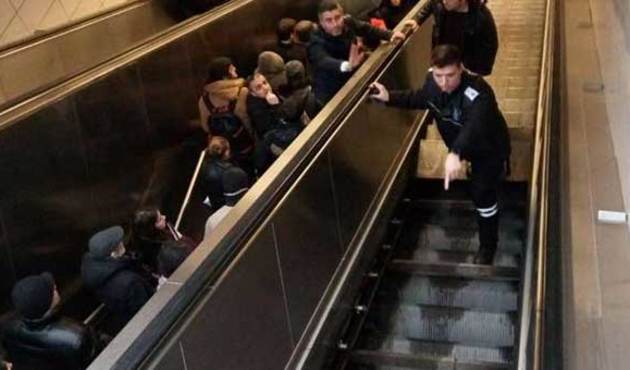 İstanbul metrosunda korkutan kaza/VİDEO...