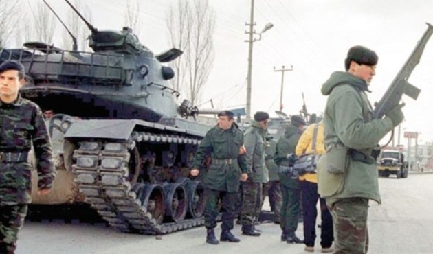 28 Şubat darbesinde atılan çirkin gazete manşetleri