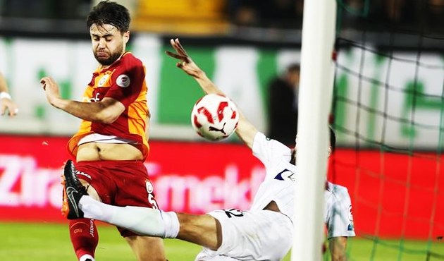 Galatasaraylı futbolcunun göbeği olay oldu!