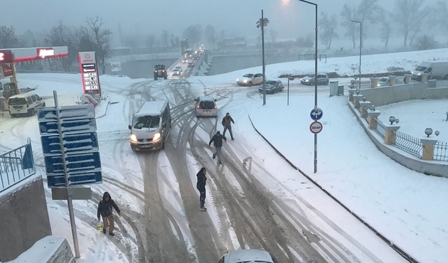 Edirne'de eğitime kar engeli...