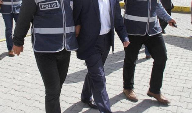 FETÖ'cü eski polislere 9 ilde operasyon! 62 gözaltı...