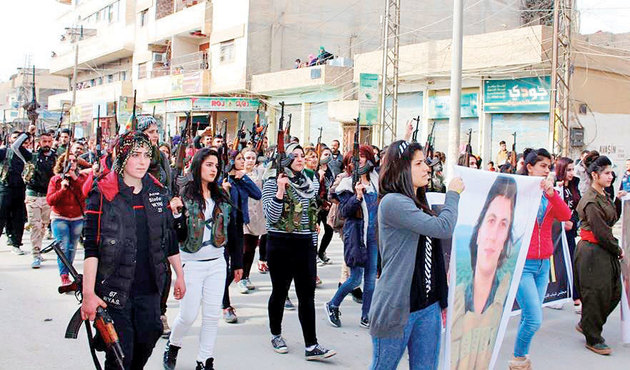 PYD/PKK'lı teröristlerden Afrin'de 30 bin kişilik sivil barikat!