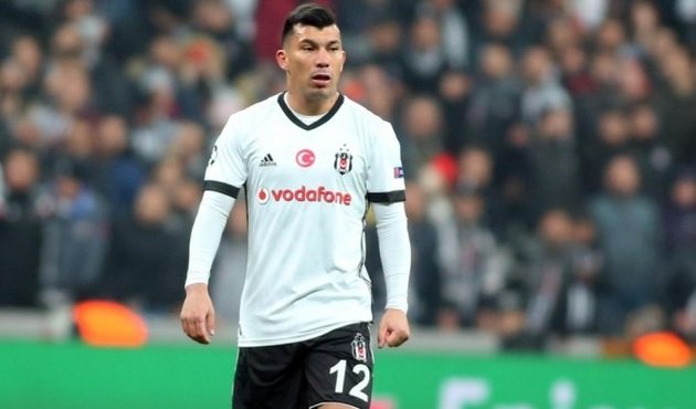 "Ölümüne oynar, tekmeye kafa atarım"