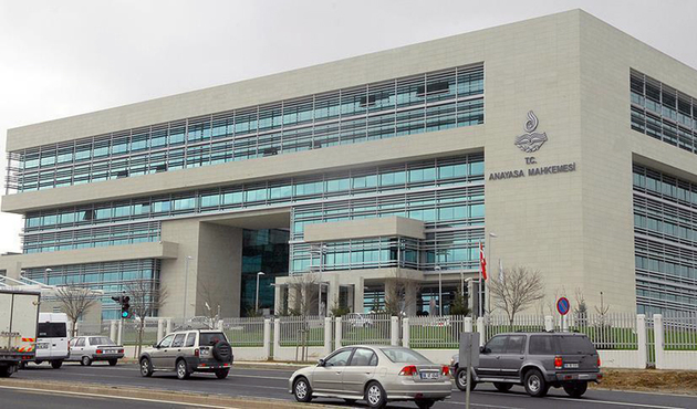 Eski siyasetçiye FETÖ kalkanı Anayasa Mahkemesi'nde bozuldu!