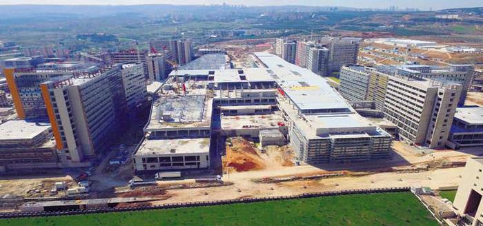 Avrupa'nın en büyük sağlık yatırımı Ankara Etlik'te hızla yükseliyor
