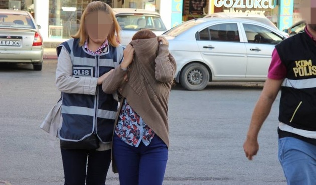 FETÖ'nün hücre evlerinden sorumlu kadın imamı yakalandı!