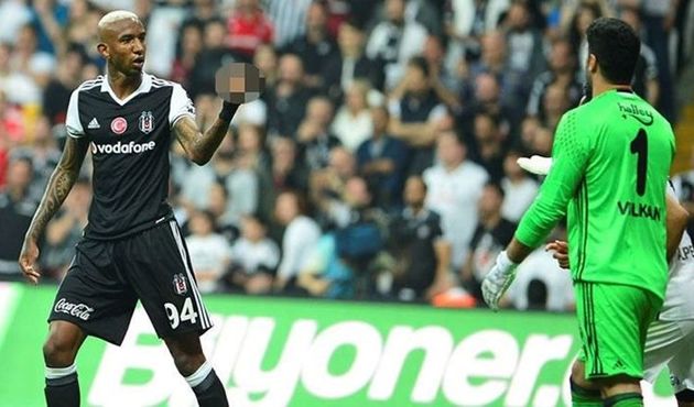 Talisca'ya "Orta parmak" davası!
