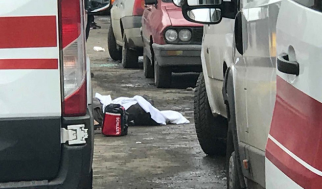 Sokakta silahlı çatışma! Ölü ve yaralılar var