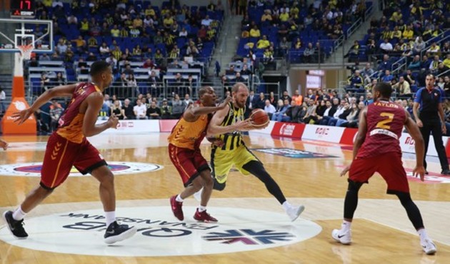 Fenerbahçe, Galatasaray'a şans tanımadı!