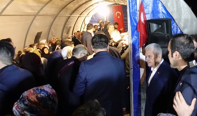 Başbakan Yıldırım'dan şehit ailesine ziyaret...