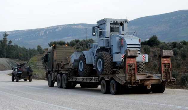 Afrin'e zırhlı iş makinesi takviyesi...